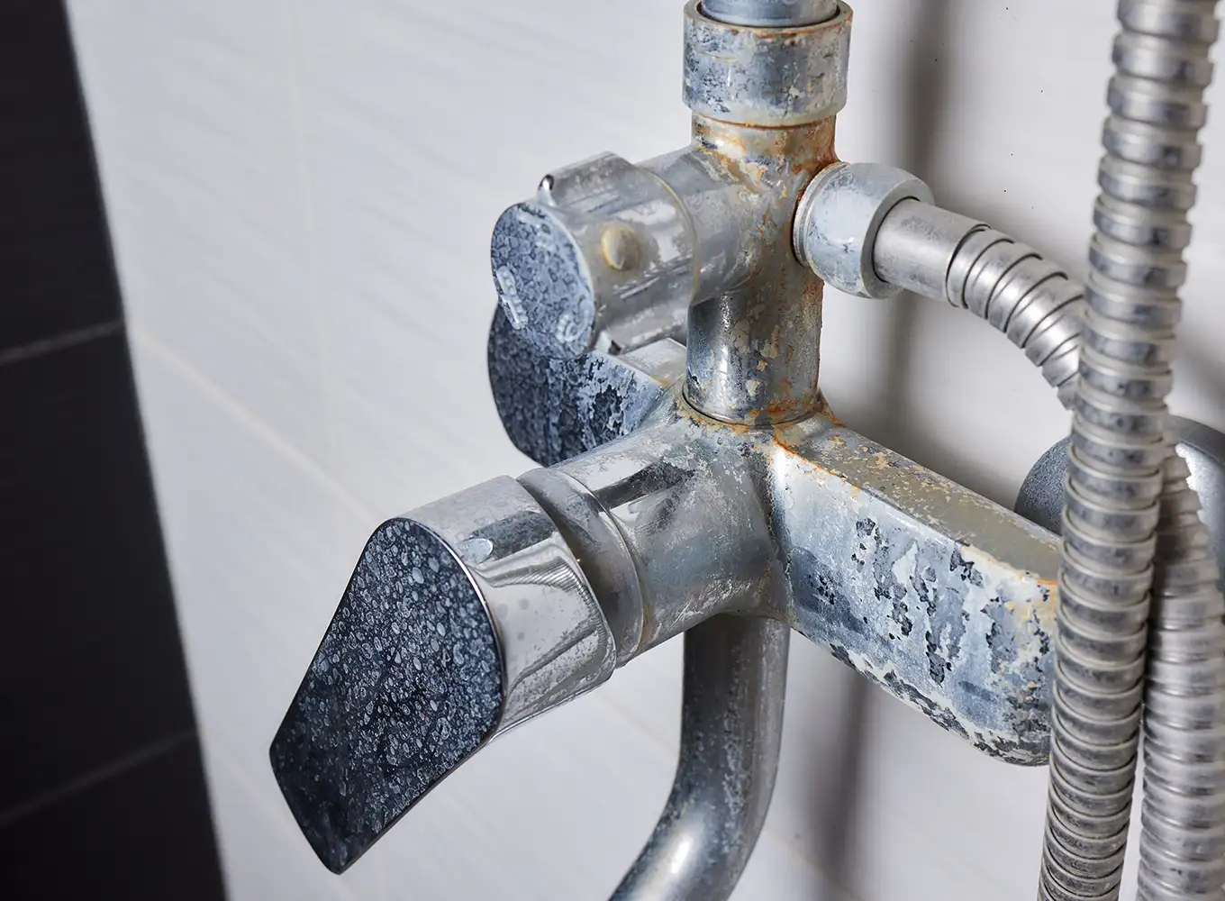 aged pipes for shower that need replacing by experienced plumber collinsville il
