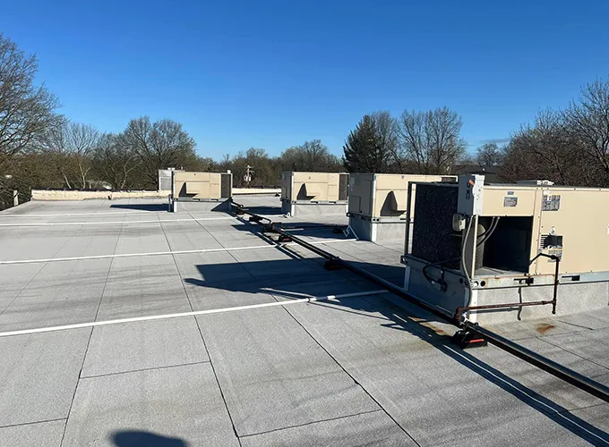 Commercial HVAC units on the rooftop of a commercial building in Collinsville IL